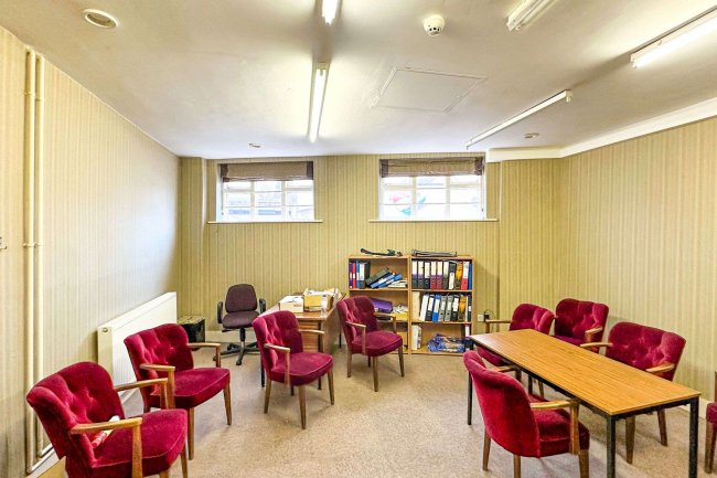 New Beeston Social Club, 146 Station Road, Beeston, Nottingham NG9 2AY 5