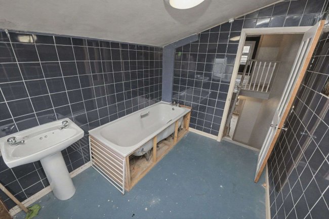 6 Barnwell Road, Brixton, London, SW2 1PW 5