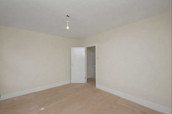 24 Cross Road, Croydon CR0 6TA 7