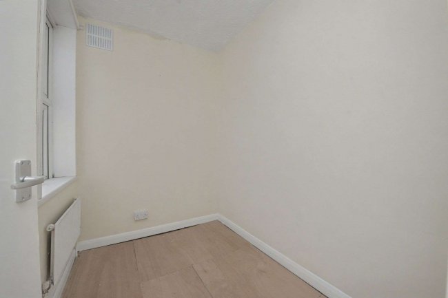 24 Cross Road, Croydon CR0 6TA 7