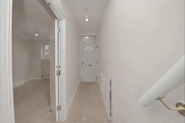 24 Cross Road, Croydon CR0 6TA 7