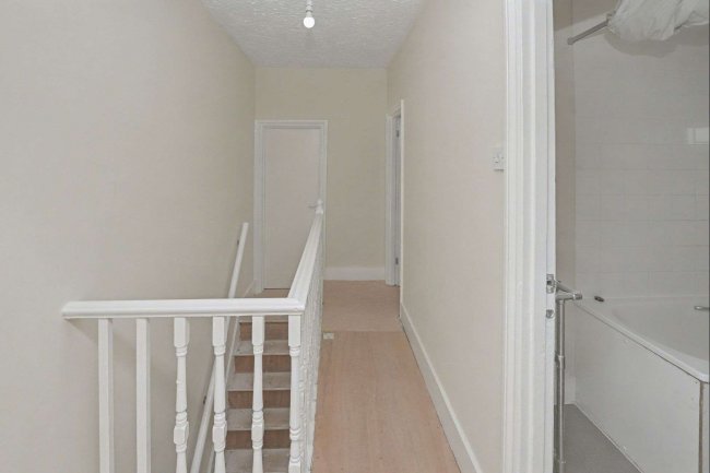 24 Cross Road, Croydon CR0 6TA 7