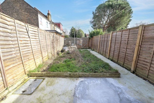 24 Cross Road, Croydon CR0 6TA 7