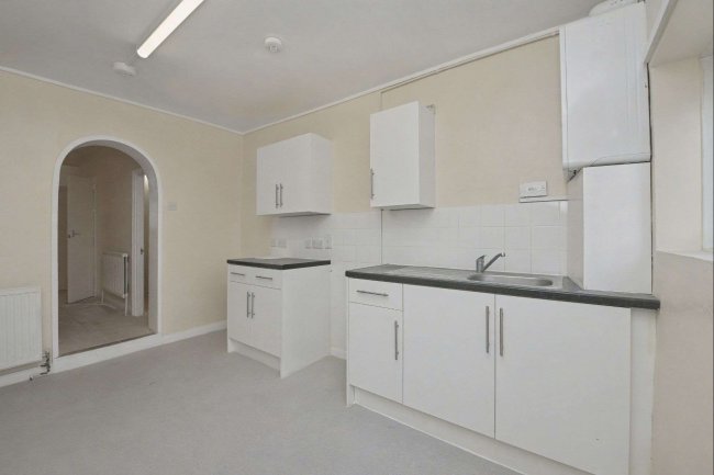 24 Cross Road, Croydon CR0 6TA 7