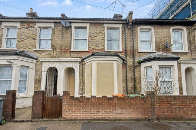 27 Stock Street, Plaistow, London, E13 0BX 5