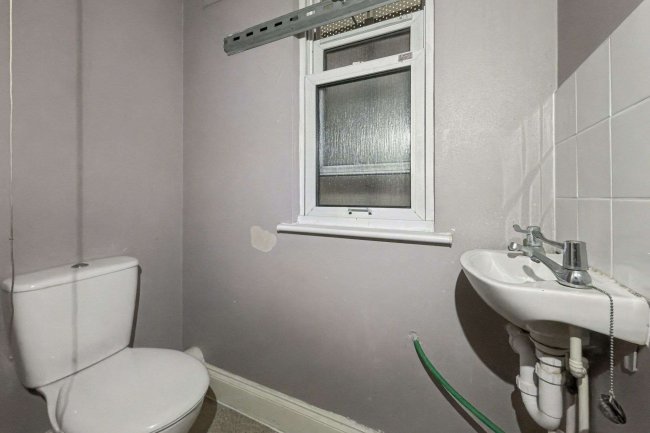 27 Stock Street, Plaistow, London, E13 0BX 5