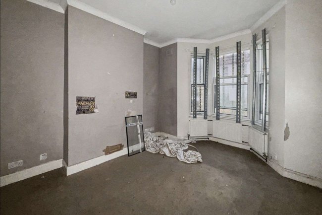 27 Stock Street, Plaistow, London, E13 0BX 5
