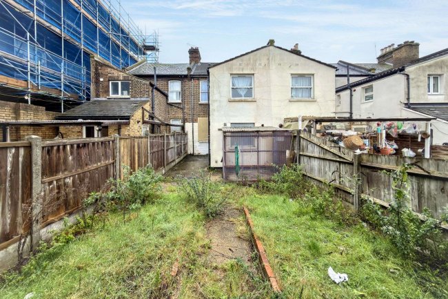 27 Stock Street, Plaistow, London, E13 0BX 5