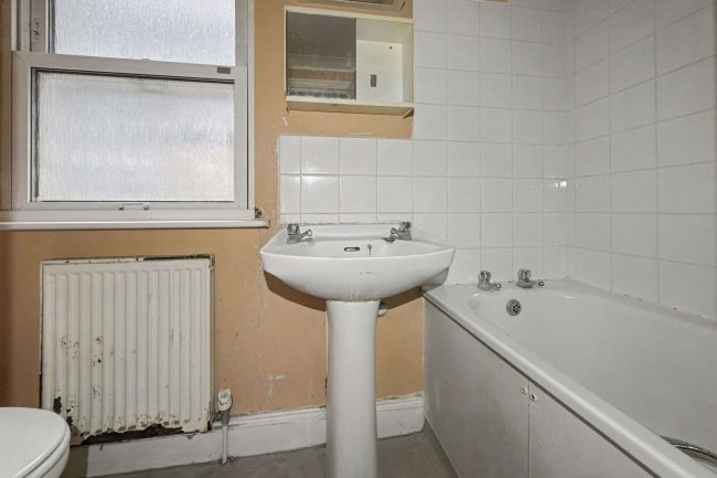 27 Stock Street, Plaistow, London, E13 0BX 5