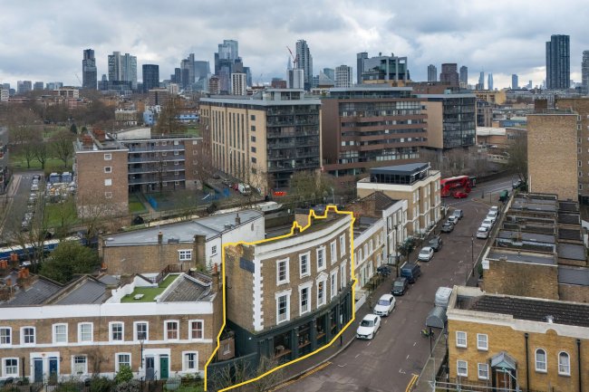 The Baring Arms, 55 Baring Street, London N1 3DS 2