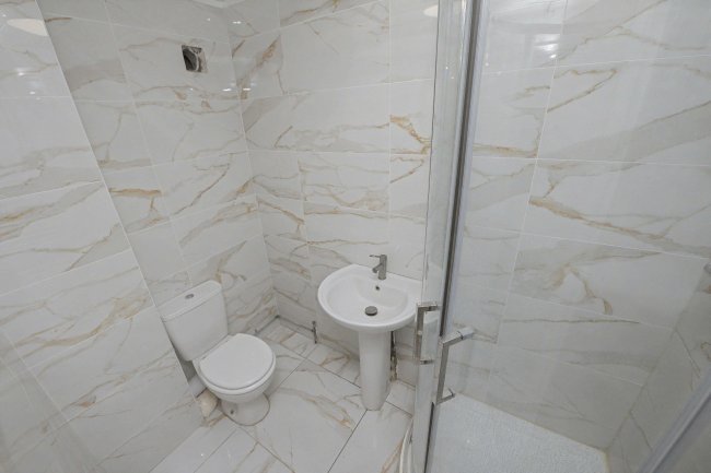 5a Aurelia Gardens, Croydon, CR0 3BD 10