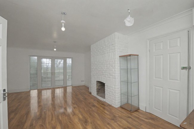 5a Aurelia Gardens, Croydon, CR0 3BD 10