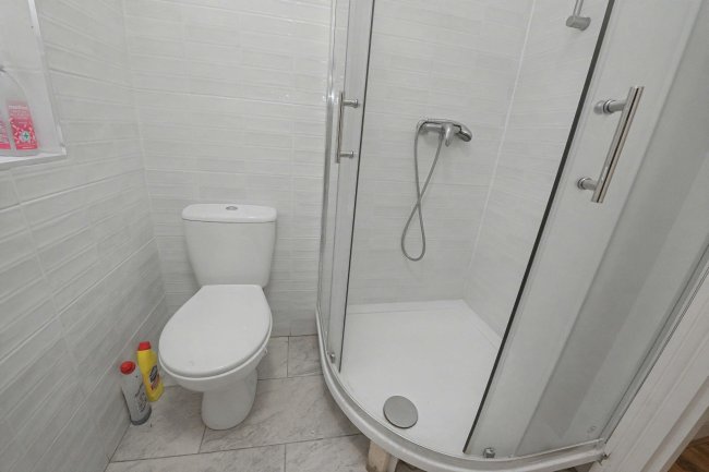 5a Aurelia Gardens, Croydon, CR0 3BD 10