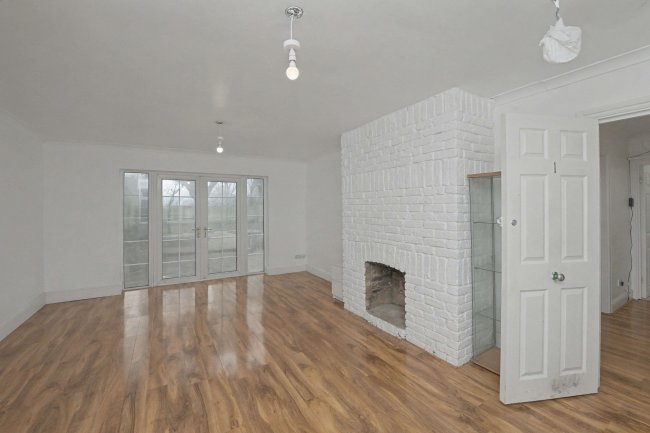 5a Aurelia Gardens, Croydon, CR0 3BD 10