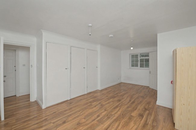 5a Aurelia Gardens, Croydon, CR0 3BD 10