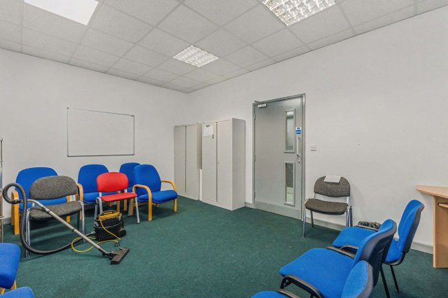 5 Taylor Lane, Denton, Manchester M34 3NG 3