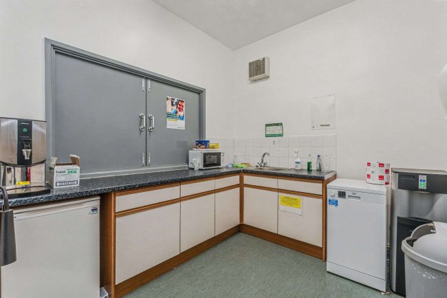 5 Taylor Lane, Denton, Manchester M34 3NG 3