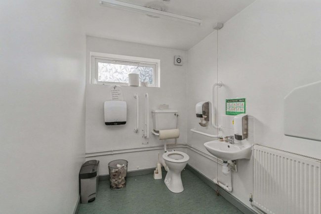 5 Taylor Lane, Denton, Manchester M34 3NG 3