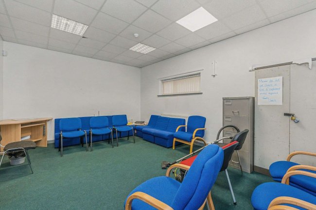 5 Taylor Lane, Denton, Manchester M34 3NG 3