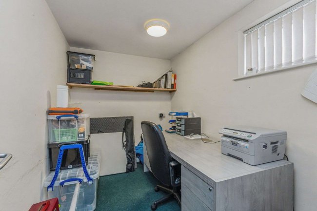 5 Taylor Lane, Denton, Manchester M34 3NG 3