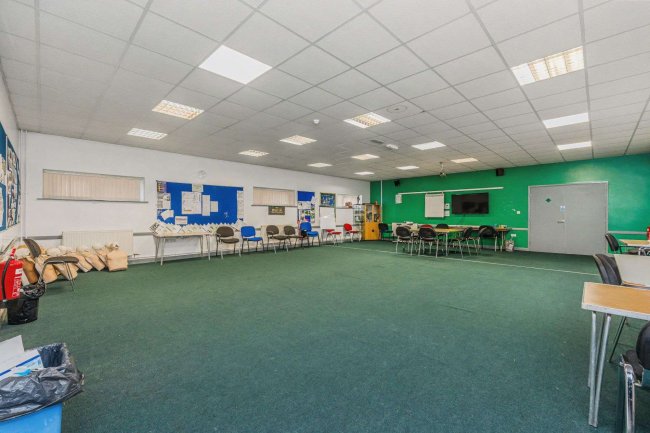 5 Taylor Lane, Denton, Manchester M34 3NG 3