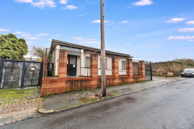 1 Mather Road, Birkenhead, Prenton CH43 1TS 6
