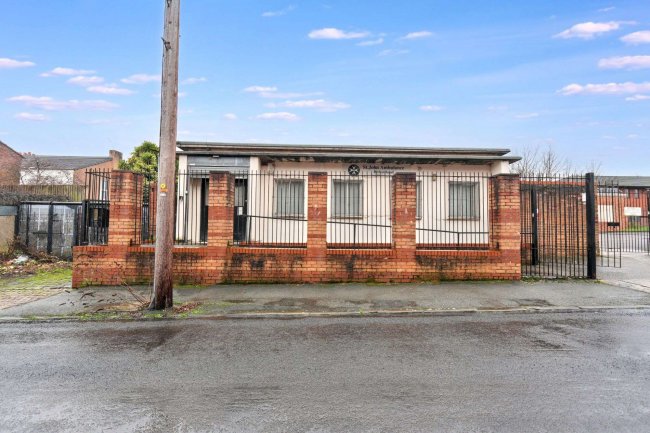1 Mather Road, Birkenhead, Prenton CH43 1TS 6