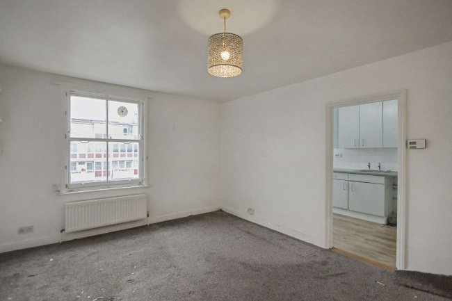 11H Oxford Gardens, London, W10 5UE 2