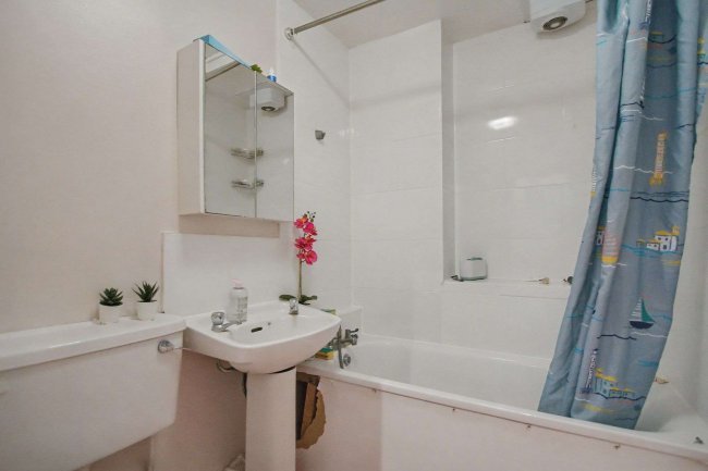 11H Oxford Gardens, London, W10 5UE 2