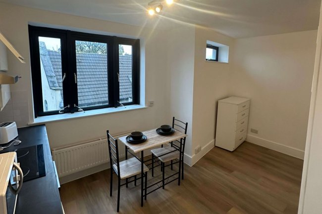 53 Marlborough Road, Archway, London, N19 4NA 7