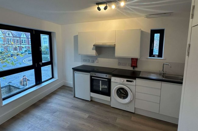 53 Marlborough Road, Archway, London, N19 4NA 7