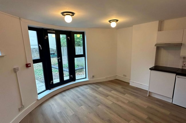 53 Marlborough Road, Archway, London, N19 4NA 7