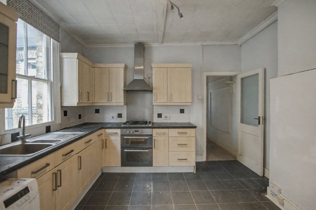 114B Boston Road, Hanwell, London, W7 2EP 4