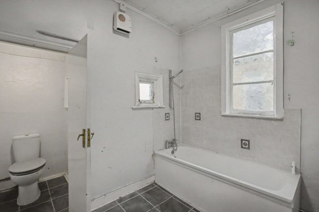 114B Boston Road, Hanwell, London, W7 2EP 4