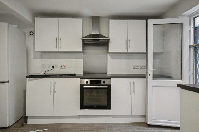 31 Nevill Road, Snodland, Kent, ME6 5HX 7