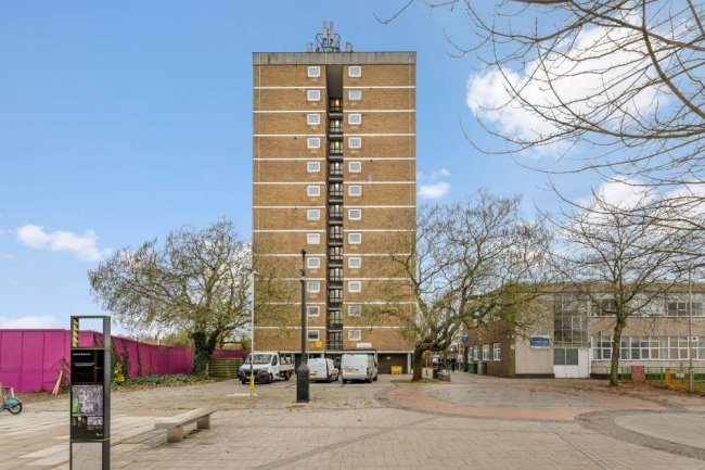 8 The Towers, Southgate, Stevenage, Hertfordshire, England, SG1 1HE 1