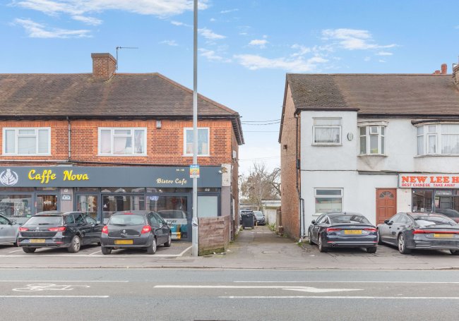 70 Brentwood Road, Romford RM1 2EP 3