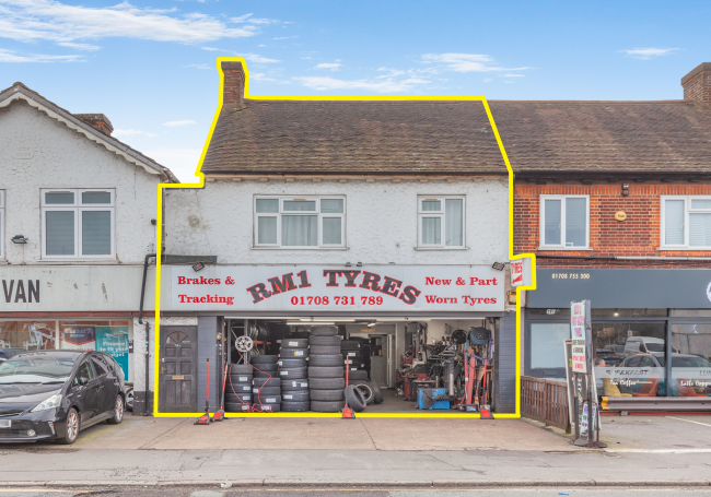 70 Brentwood Road, Romford RM1 2EP 3