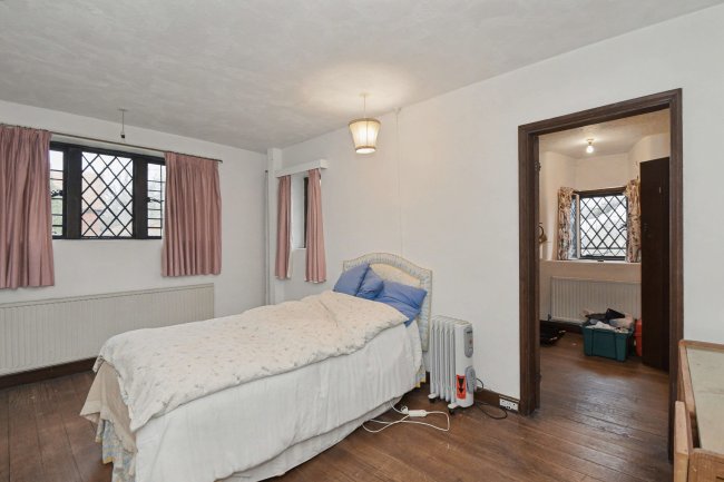 3 Coombe Hill Court, Windsor, Berkshire, SL4 4UL 2
