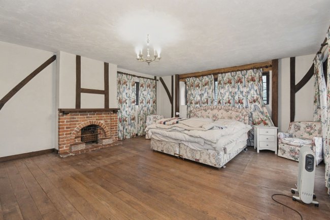 3 Coombe Hill Court, Windsor, Berkshire, SL4 4UL 2