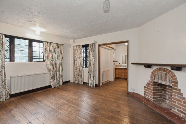 3 Coombe Hill Court, Windsor, Berkshire, SL4 4UL 2