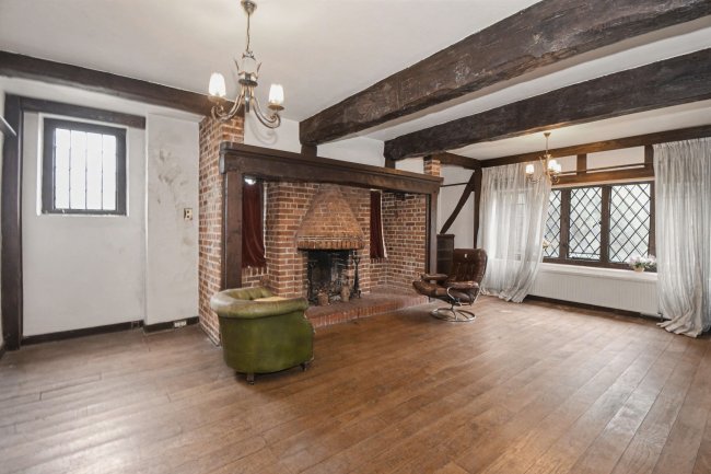 3 Coombe Hill Court, Windsor, Berkshire, SL4 4UL 2