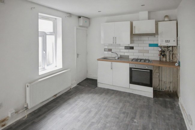 Flat A, 61 Bohemia Road, St. Leonards-on-Sea, TN37 6RG 2