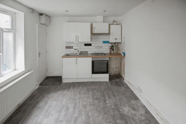 Flat A, 61 Bohemia Road, St. Leonards-on-Sea, TN37 6RG 2