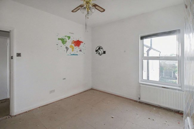 72 Colworth Road, London E11 1HY 10
