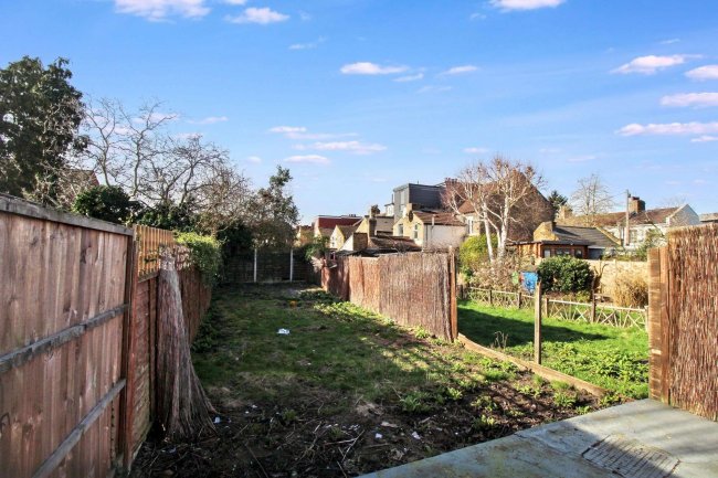 72 Colworth Road, London E11 1HY 10