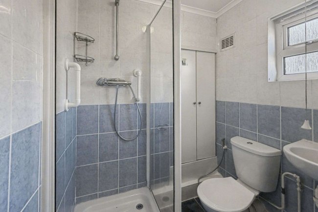 72 Colworth Road, London E11 1HY 10