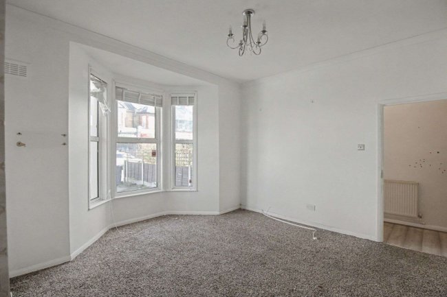 72 Colworth Road, London E11 1HY 10