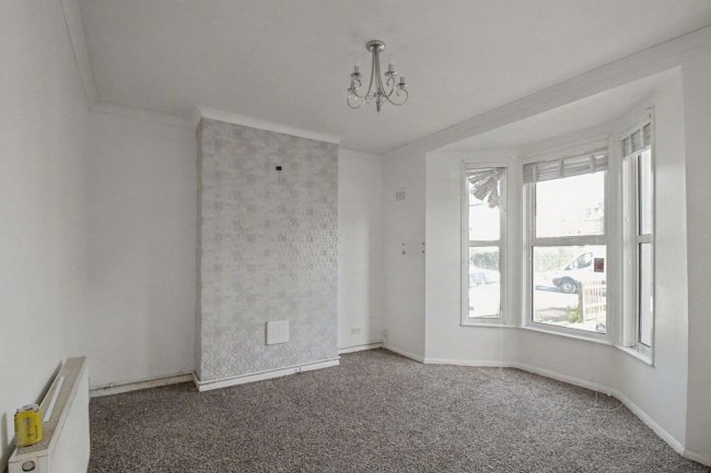 72 Colworth Road, London E11 1HY 10