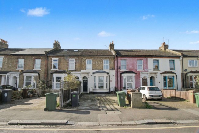 72 Colworth Road, London E11 1HY 10